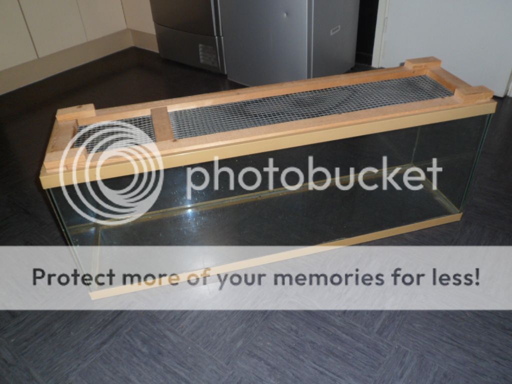 4 FT Aquarium / Glass Tank. Wire Mesh Lid. Gerbils/Rats/Hamsters